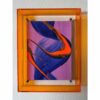 Abstrakte Malerei Smooth Operator mit orangenem Acrylrahmen, blaue und orange Pinselstriche auf violettem Hintergrund, moderne Wandkunst mit Eleganz